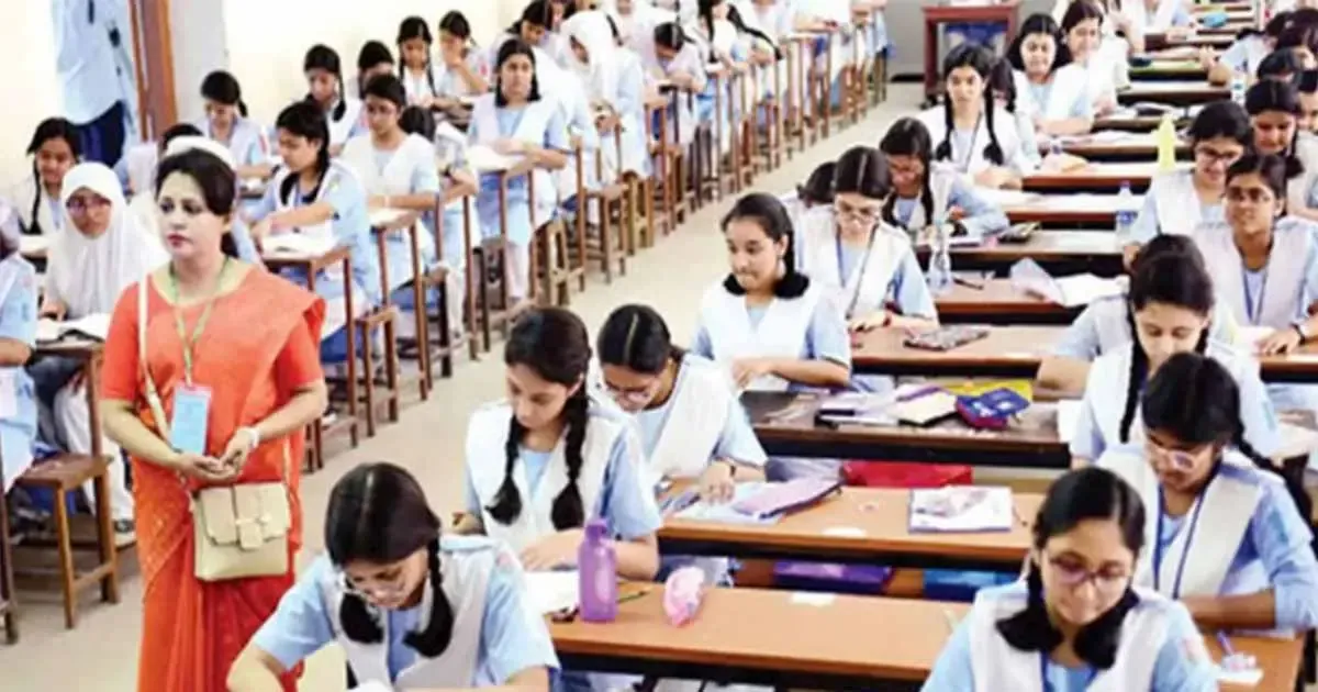এইচএসসি ও সমমানের পরীক্ষা শুরু, কেন্দ্রে কেন্দ্রে কড়া নজরদারি