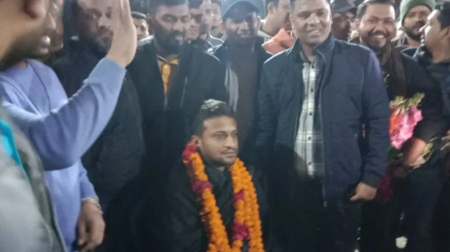 সাকিবের বাজিমাত, বিপুল ভোটে জয়
