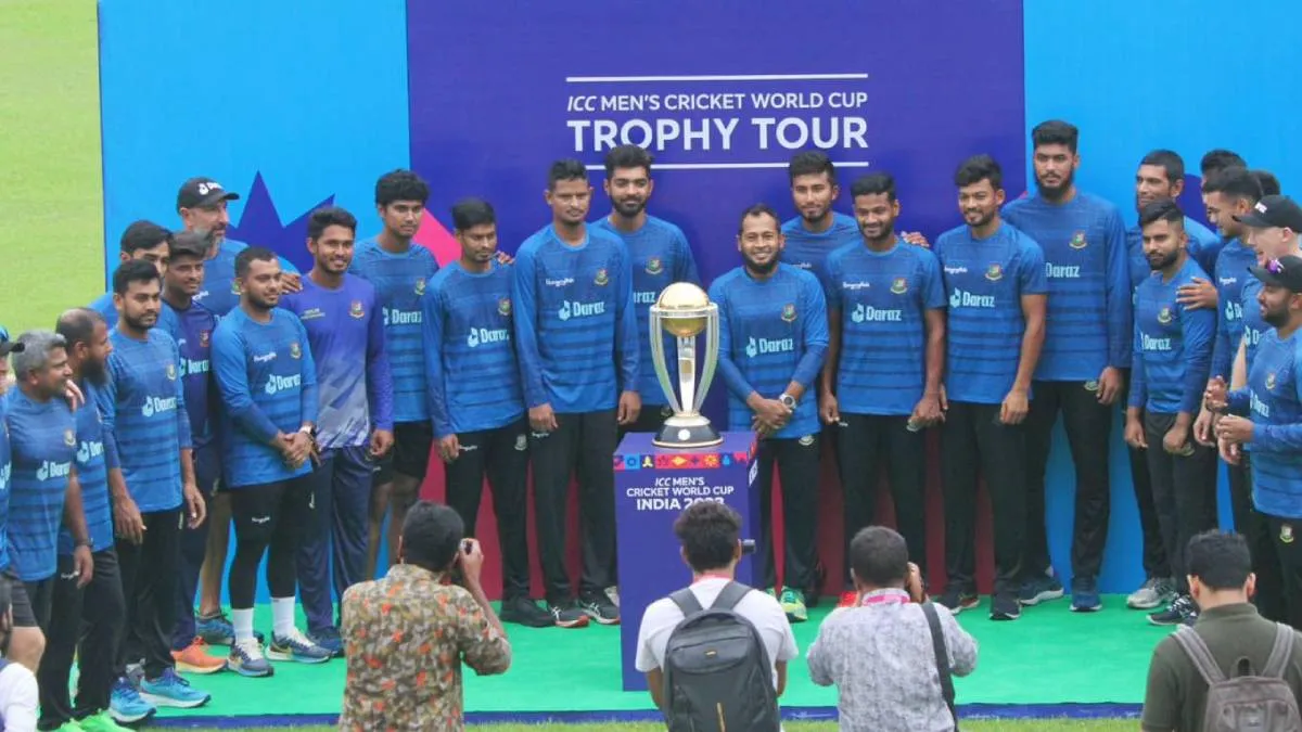 বিশ্বকাপ ট্রফি এখন মিরপুরে