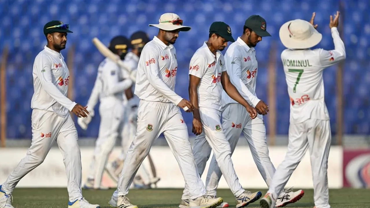 দ্বিতীয় দিনেও  শুরুতেই সুযোগ নষ্ট করল টাইগারা