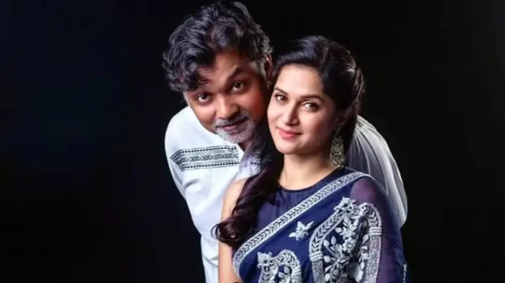 মিথিলার পাসপোর্টে এখনও সৃজিত!