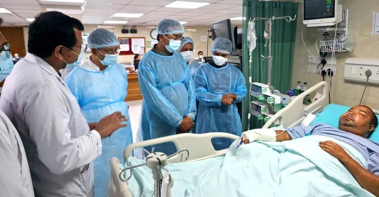 জরুরি সেবা দিতে গিয়ে আহত কর্মীর চিকিৎসার সব দায়িত্ব করপোরেশনের