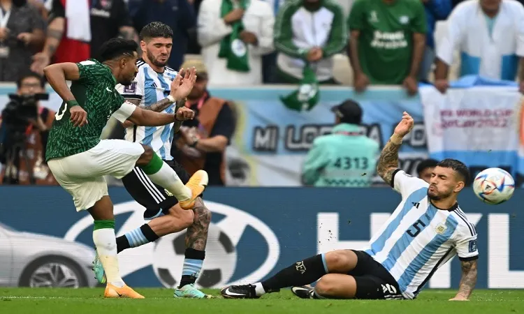 Saudi Arabia stun Argentina 2-1