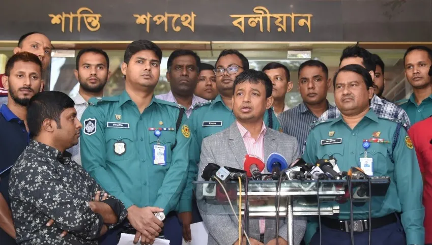 জঙ্গি ছিনতাইয়ে জড়িতরা নজরদারিতে, যে কোনো সময় গ্রেফতার : ডিবি