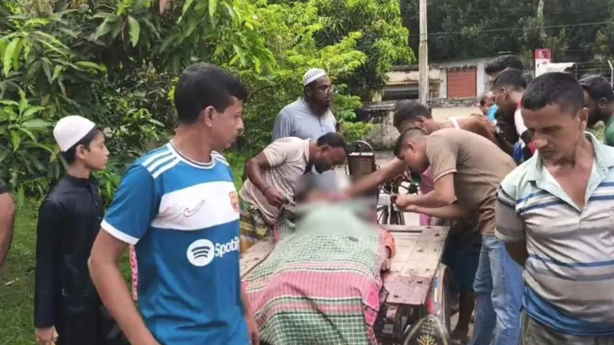আধিপত্য বিস্তারের জেরে ভ্যানচালককে কুপিয়ে হত্যা