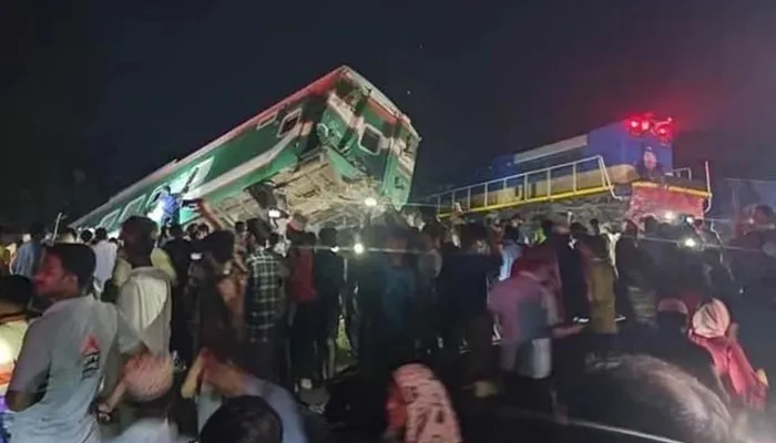 সোনার বাংলা এক্সপ্রেসের সোমবারের যাত্রা বাতিল