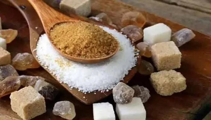 গুড় খাবেন নাকি চিনি?