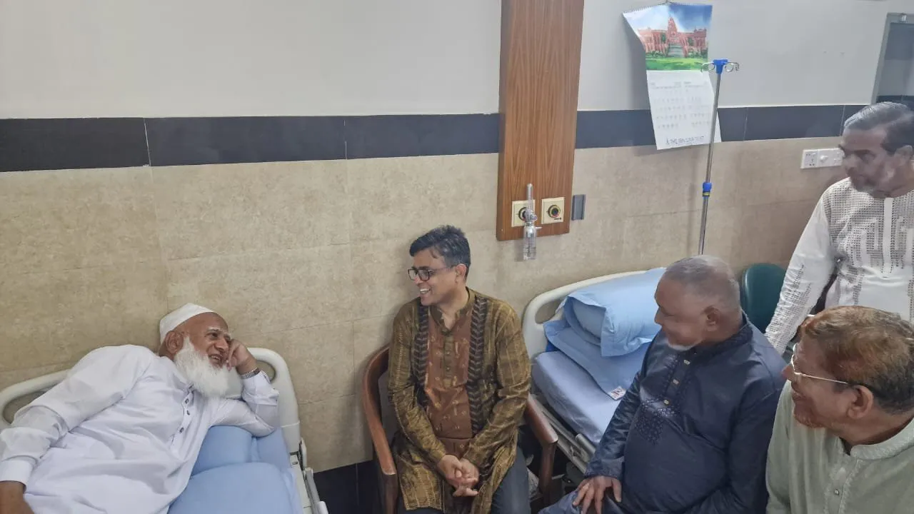 জামায়াত আমীরের শয্যাপাশে প্রধান উপদেষ্টার প্রেসসচিব