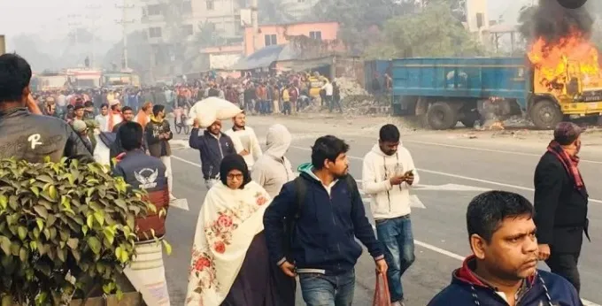 গাজীপুরে ট্রাকচাপায় নিরাপত্তাকর্মী নিহত, অগ্নিসংযোগ-ভাঙচুর