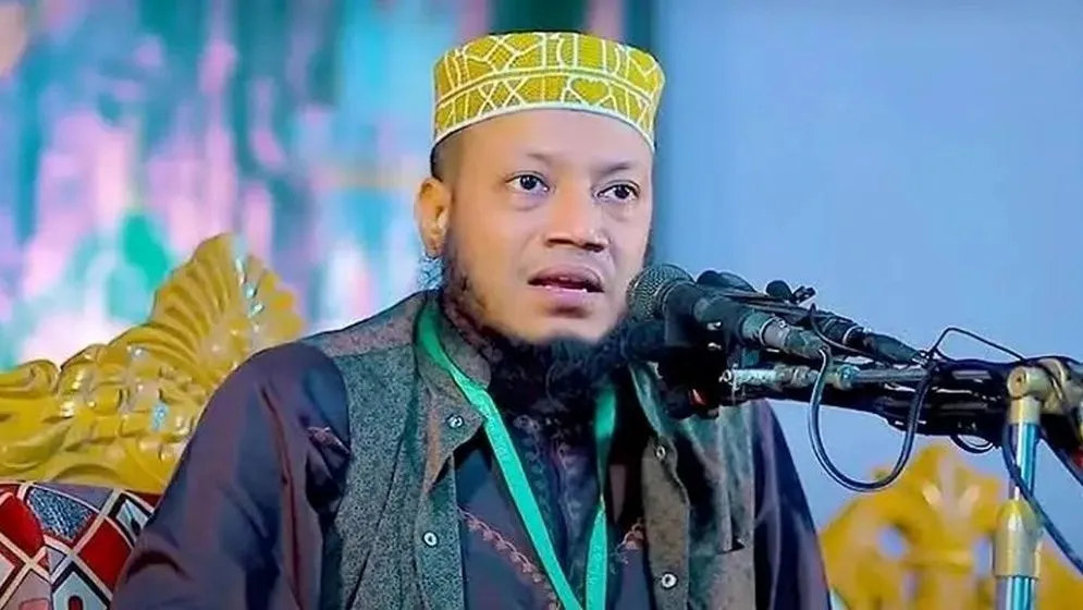 ফেসবুক পোস্টে যে অভিযোগ জানালেন আমির হামজা