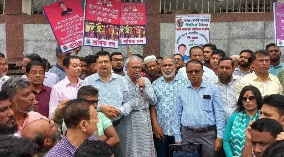 ব্যাংকে এখন শুধু চেয়ার টেবিল পড়ে আছে : রিজভী