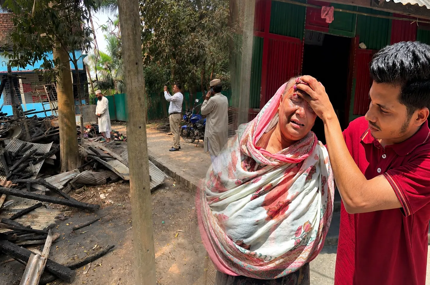 সোনাইমুড়ীতে এলডিপি কর্মীর ঘরবাড়ি ভাঙচুর, মাকে মারধরের অভিযোগ