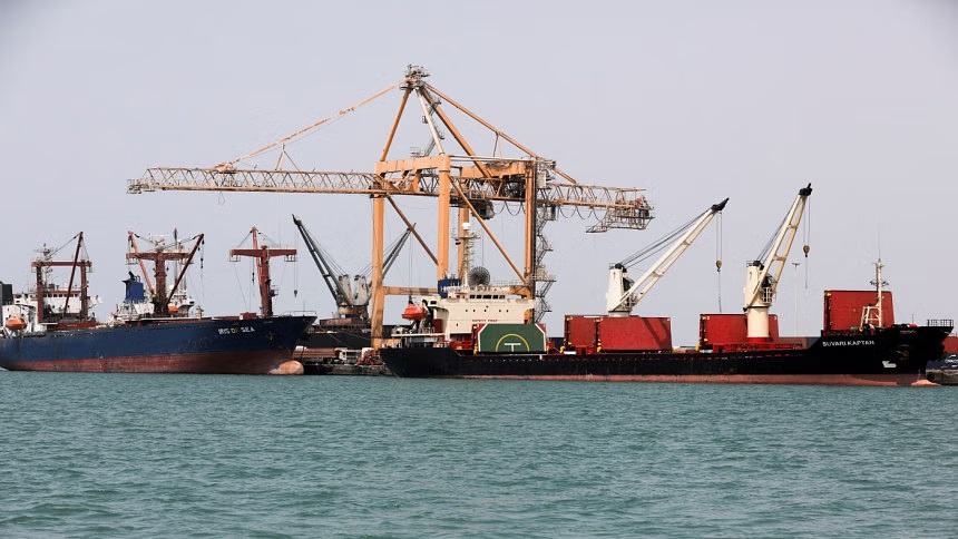 Red Sea attacks: retailers rush to avoid delays to spring collections