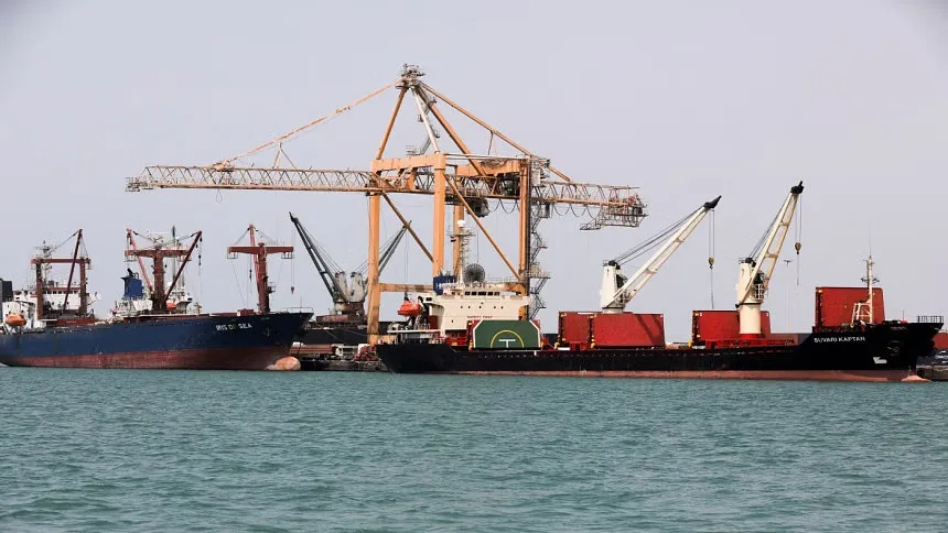 Red Sea attacks: retailers rush to avoid delays to spring collections