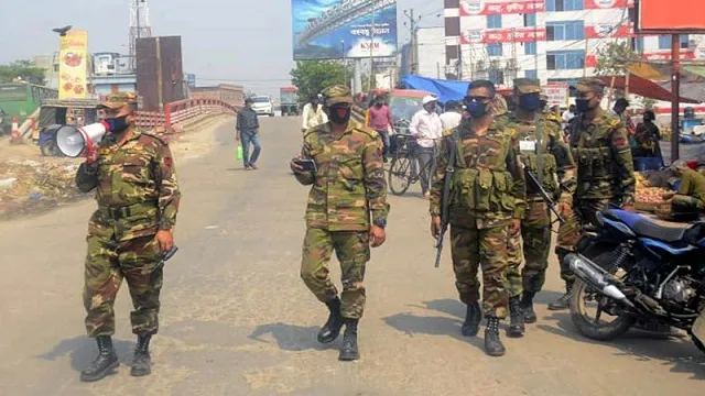 মাঠে নেমেছে সেনাবাহিনী