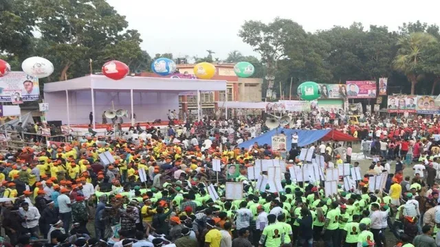 মিছিল-স্লোগানে মুখর সমাবেশের মাঠ