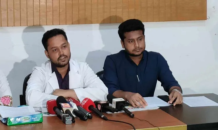 শর্তসাপেক্ষে কর্মস্থলে ফিরছেন প্রাইভেট ট্রেইনি চিকিৎসকরা