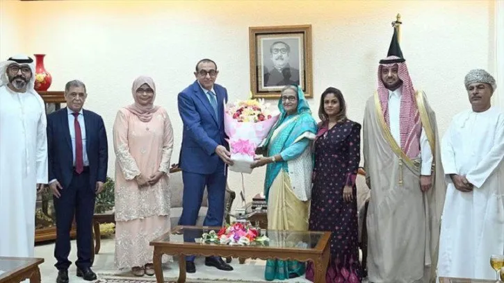 বিশ্ব মুসলিম উম্মাহ’র ফিলিস্তিনের পাশে দাঁড়ানো উচিত : প্রধানমন্ত্রী