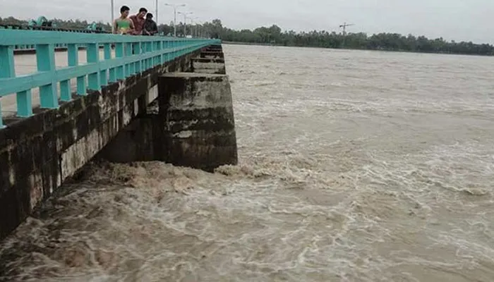 তিস্তা নদীর পানি বিপৎসীমার ওপরে