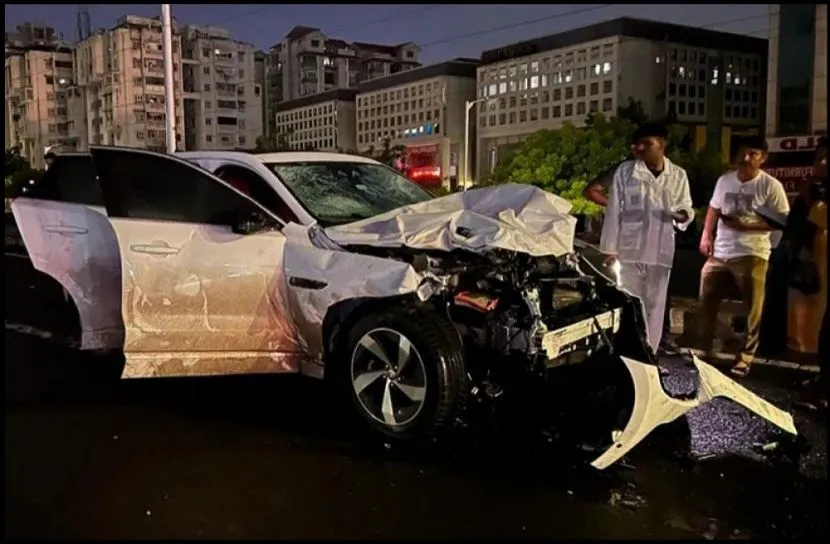 ভারতের গুজরাটে সড়ক দুর্ঘটনায় নিহত ৯