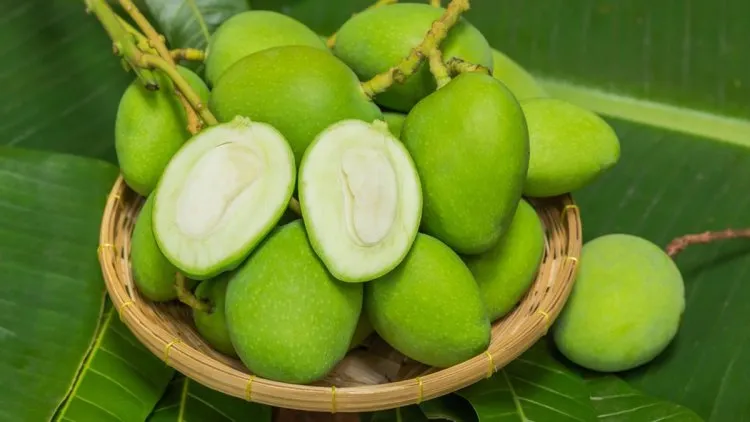 কাঁচা আমের পাঁচ উপকারিতা