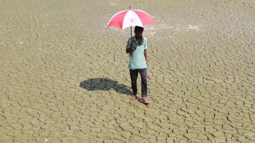 ৭৬ বছরের মধ্যে রেকর্ডভাঙা টানা তাপপ্রবাহ, বৃষ্টির জন্য অপেক্ষা