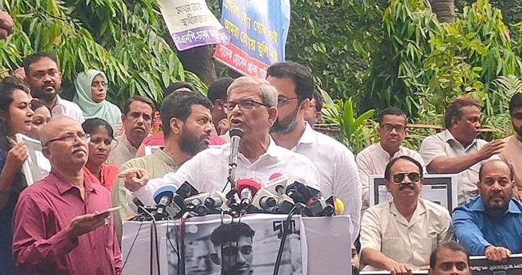 কৌশলে আবারও ক্ষমতায় বসতে চায় আওয়ামী লীগ: মির্জা ফখরুল