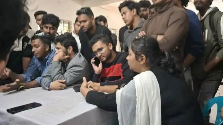 তিতুমীর কলেজে নারীসহ সাংবাদিকদের হেনস্তা ছাত্রদলের
