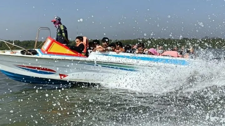 টেকনাফ-সেন্টমার্টিন স্পিডবোট ডুবে মা-মেয়ের মৃত্যু