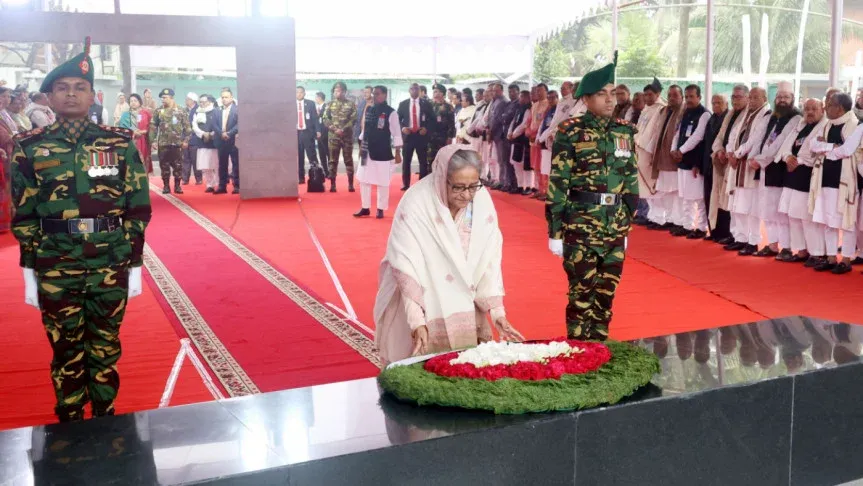 বঙ্গবন্ধুর স্বদেশ প্রত্যাবর্তন দিবসে প্রধানমন্ত্রীর শ্রদ্ধা