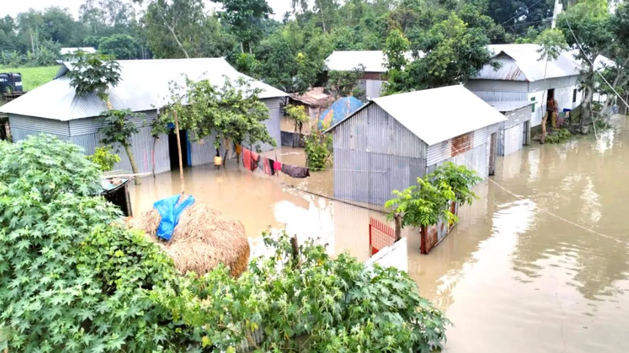 জামালপুরে কমতে শুরু করেছে যমুনার পানি