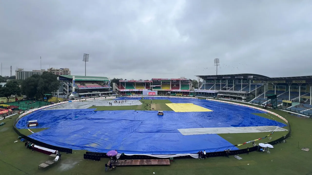 কানপুরে বৃষ্টি, টসে বিলম্ব