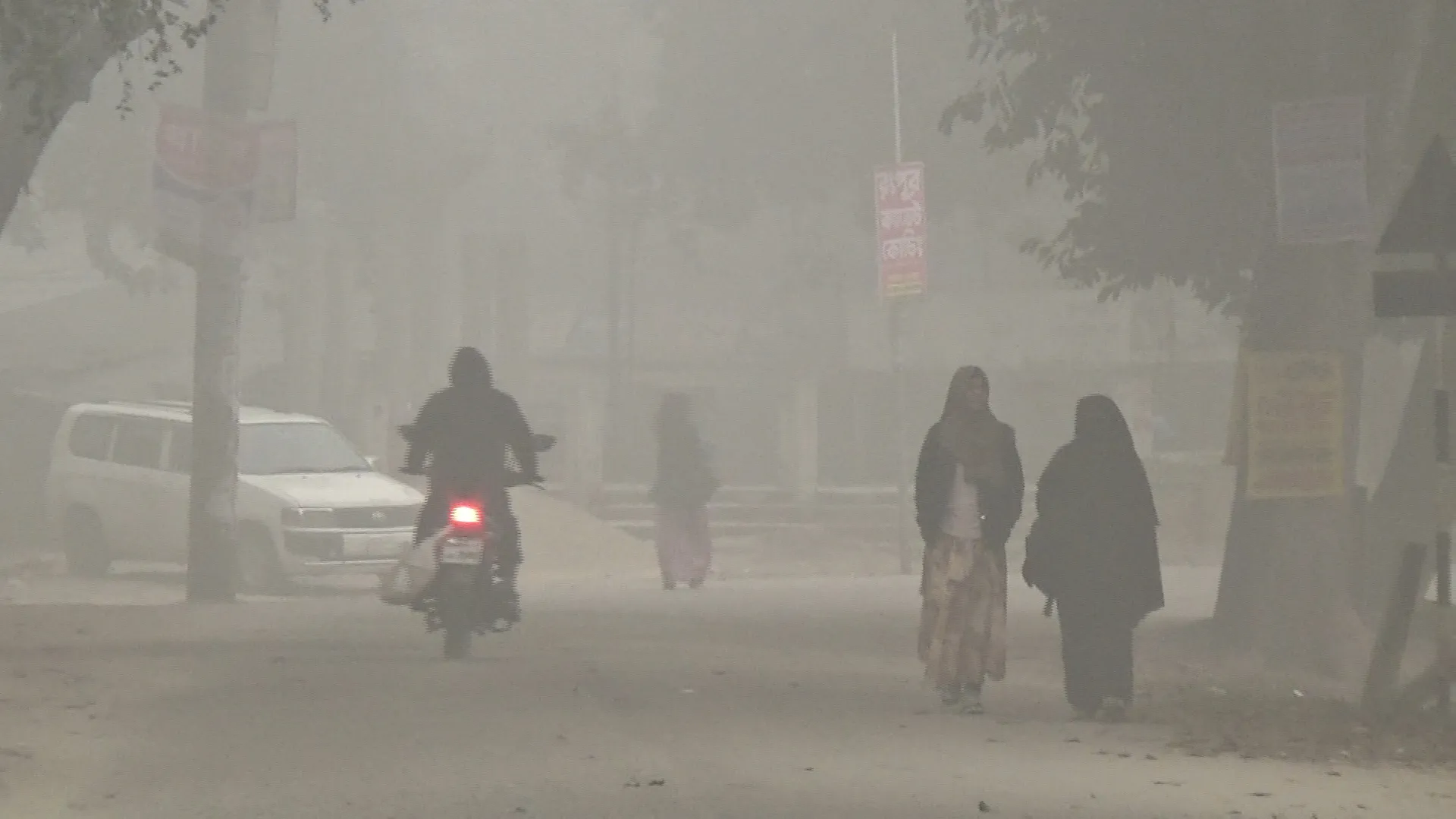 কনকনে শীতে বিপাকে পঞ্চগড়ের মানুষ, তাপমাত্রা ১২ ডিগ্রি