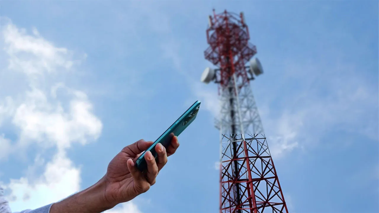 Penalty will be charged only if the phone network is weak