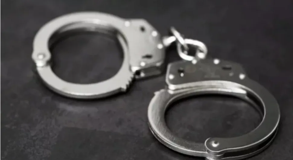 Chhatra League activist arrested for attempted arson on parked bus in Dhaka