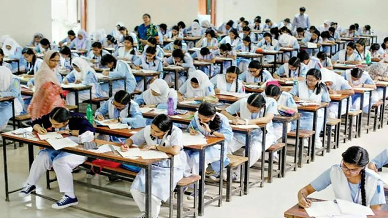 এইচএসসি পরীক্ষা শুরু বৃহস্পতিবার