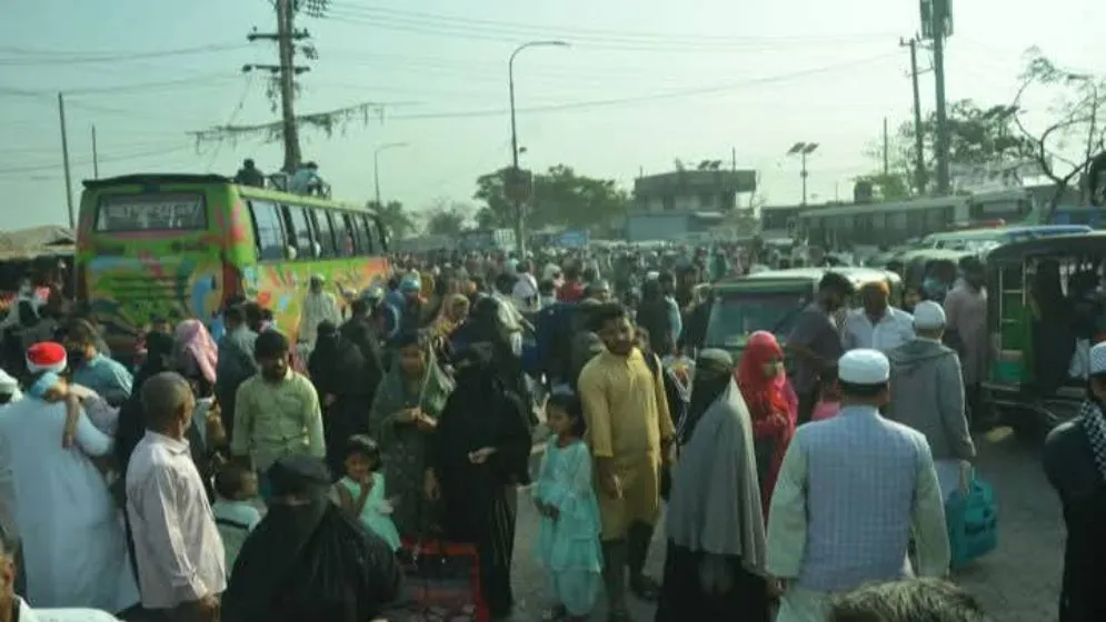 ভোট উৎসবে শামিল হতে বাড়ি ফিরছেন ভোটাররা