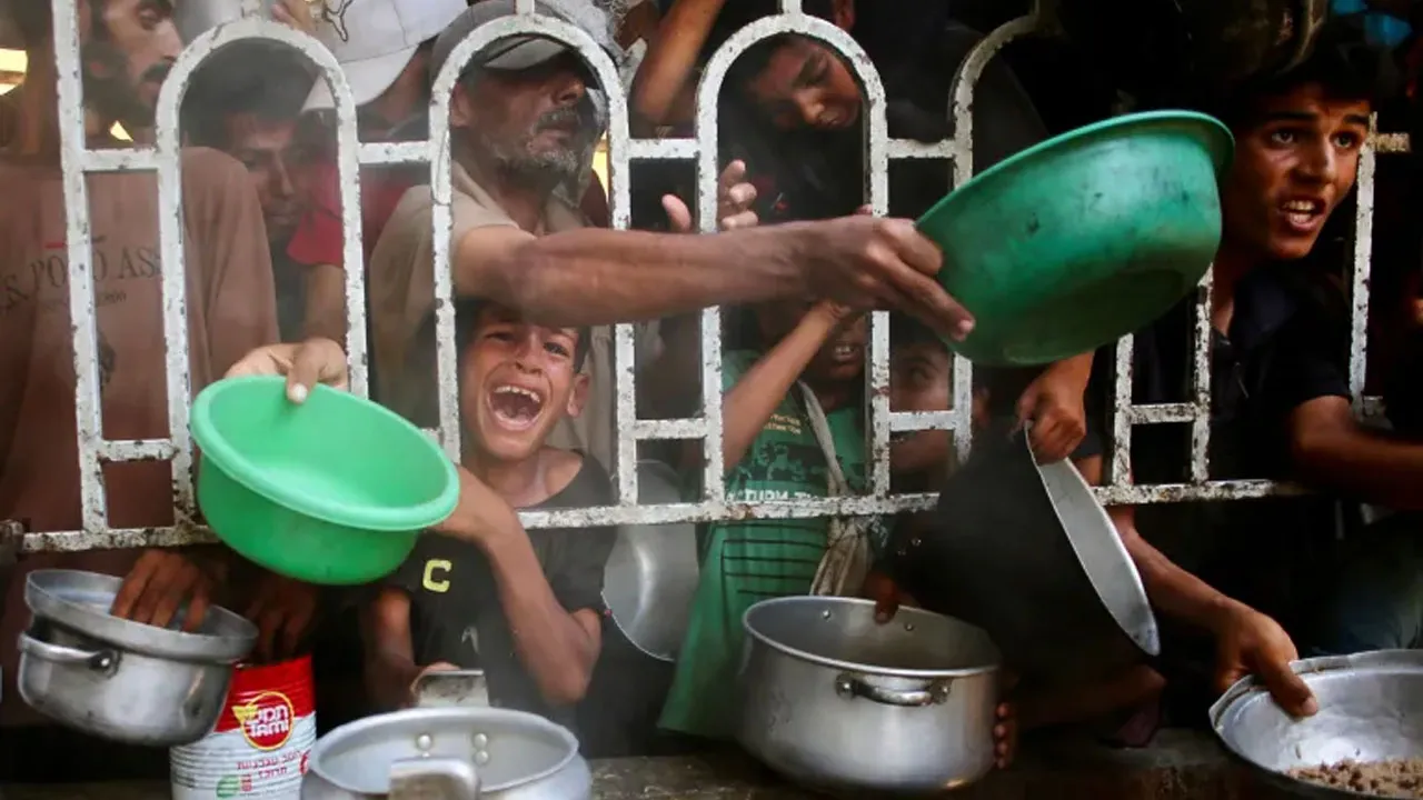 গাজায় অনাহারে মৃত্যু আরও ১০ জনের