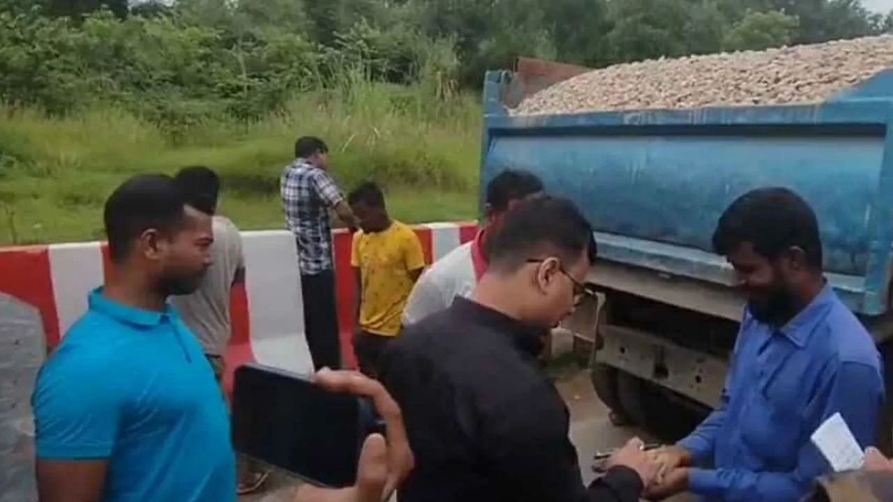 সিলেটে ৭০টি ট্রাক জব্দ, ৩৫ হাজার ঘনফুট পাথর উদ্ধার
