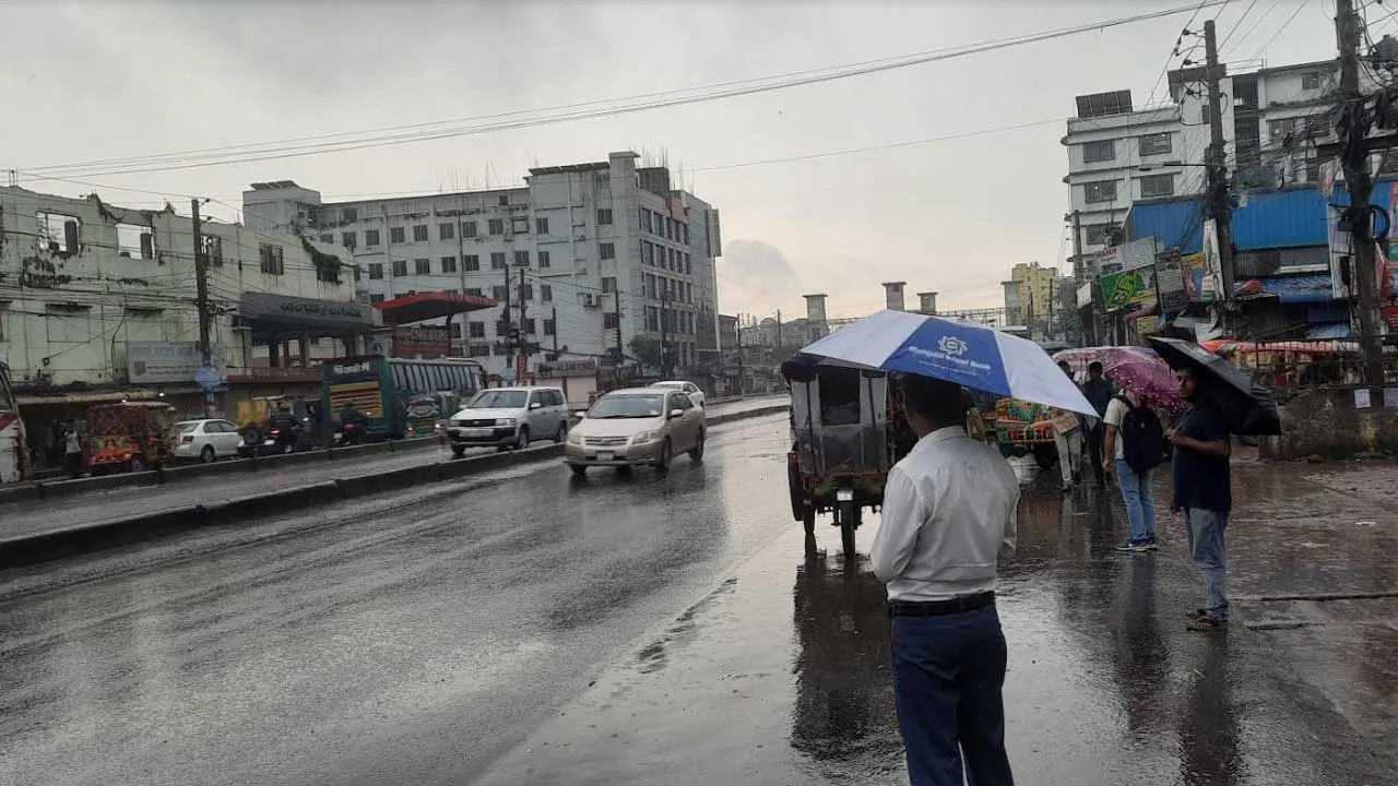 ঢাকায় বজ্রসহ বৃষ্টির আভাস, কমবে দিনের তাপমাত্রা
