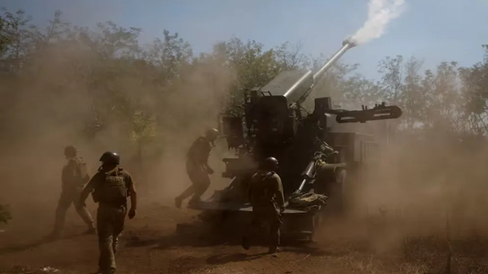প্রথমবারের মতো ইউক্রেনে অস্ত্র পাঠানোর অনুমতি দিলেন ট্রাম্প
