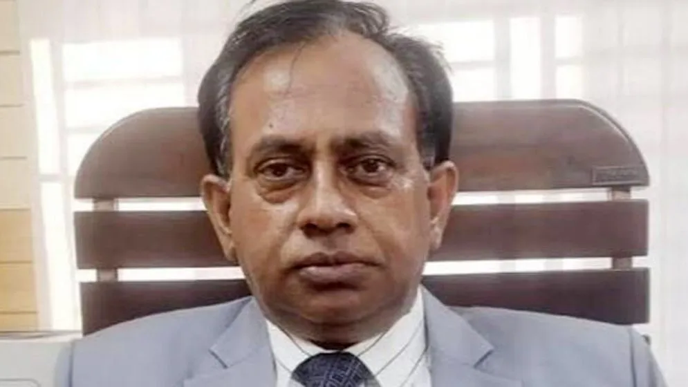 ১৭ বিয়ে, রাতের আঁধারে পালানোর সময় আটক সেই বন কর্মকর্তা