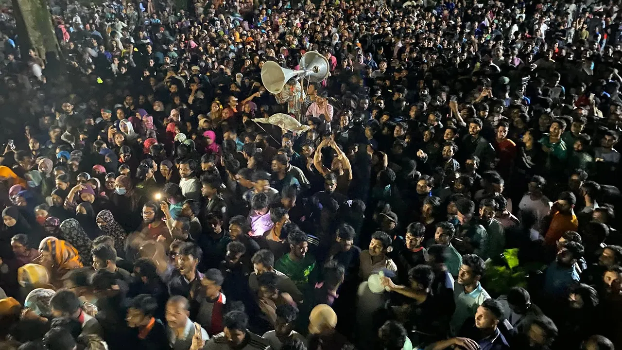 আন্দোলনের মুখে পোষ্য কোটা স্থগিত, তবে বাতিলের দাবিতে অনড় শিক্ষার্থীরা