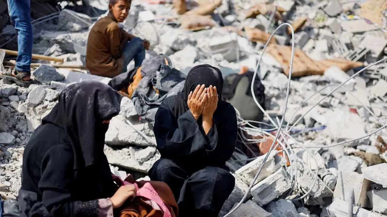 আশাহত গাজাবাসী, ট্রাম্পের যুদ্ধবিরতির প্রস্তাবকে ‘প্রহসন’ বললেন তারা