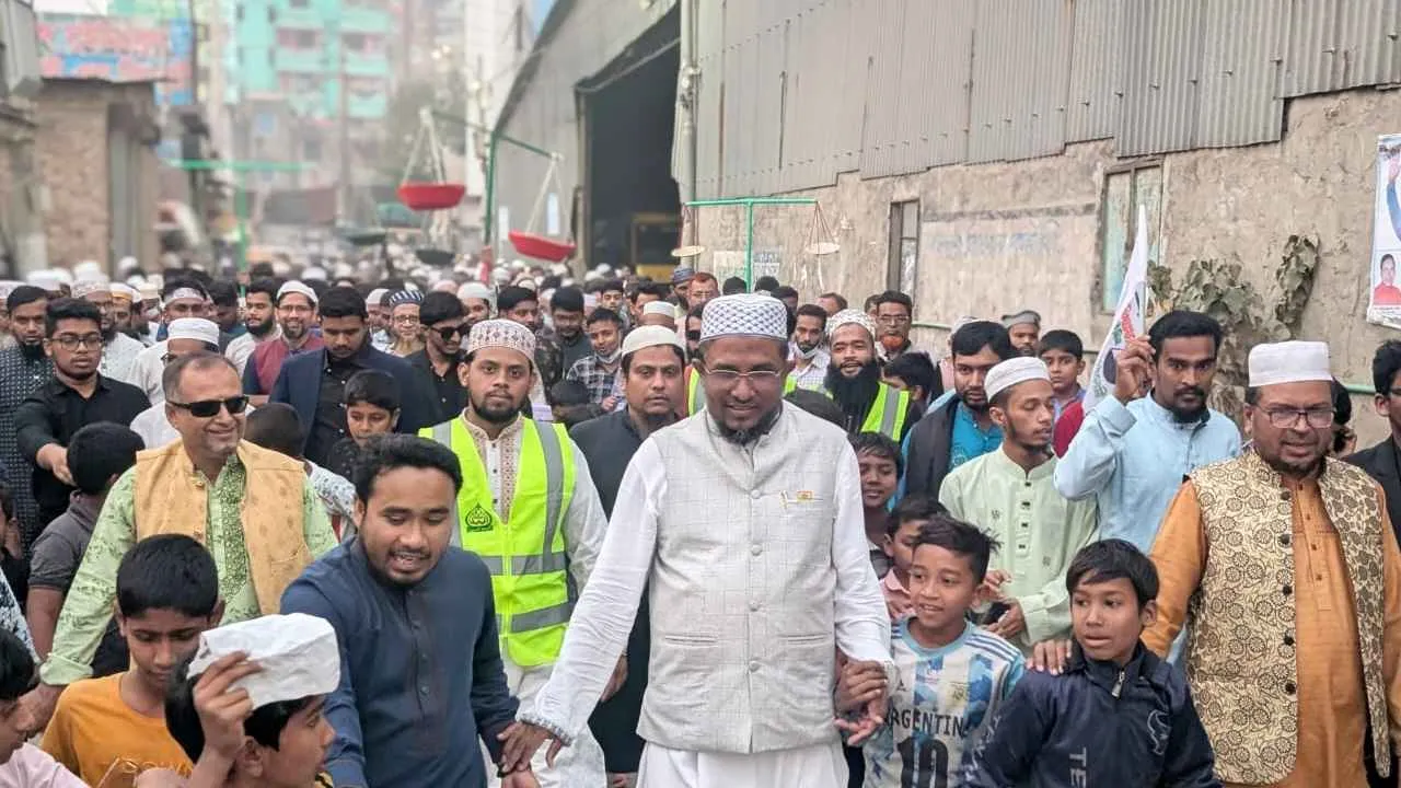 দাঁড়িপাল্লা প্রতীকের গণসংযোগে কামাল হোসেন