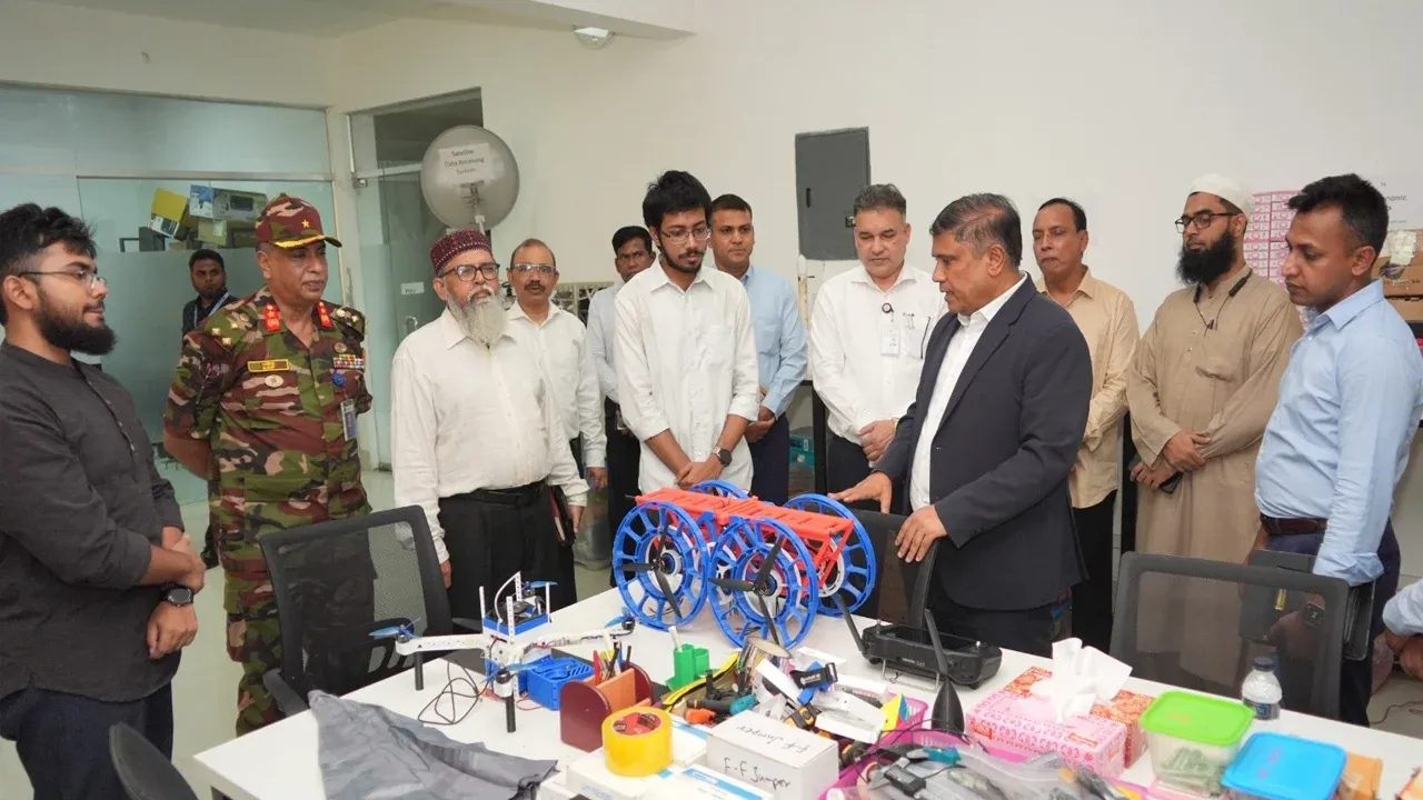 মহাকাশে নিজস্ব স্যাটেলাইট উৎক্ষেপণের নির্দেশনা প্রতিরক্ষা উপদেষ্টার