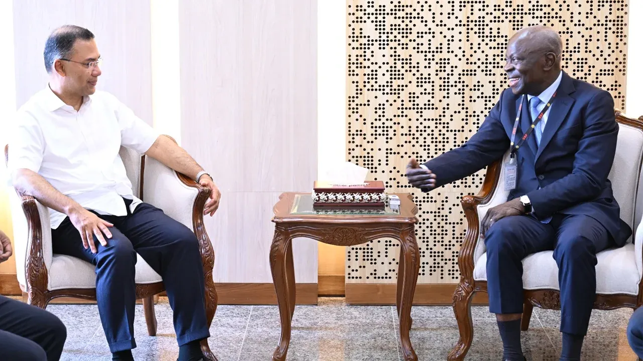 প্রধানমন্ত্রীর সঙ্গে আইএলও মহাপরিচালকের সৌজন্য সাক্ষাৎ