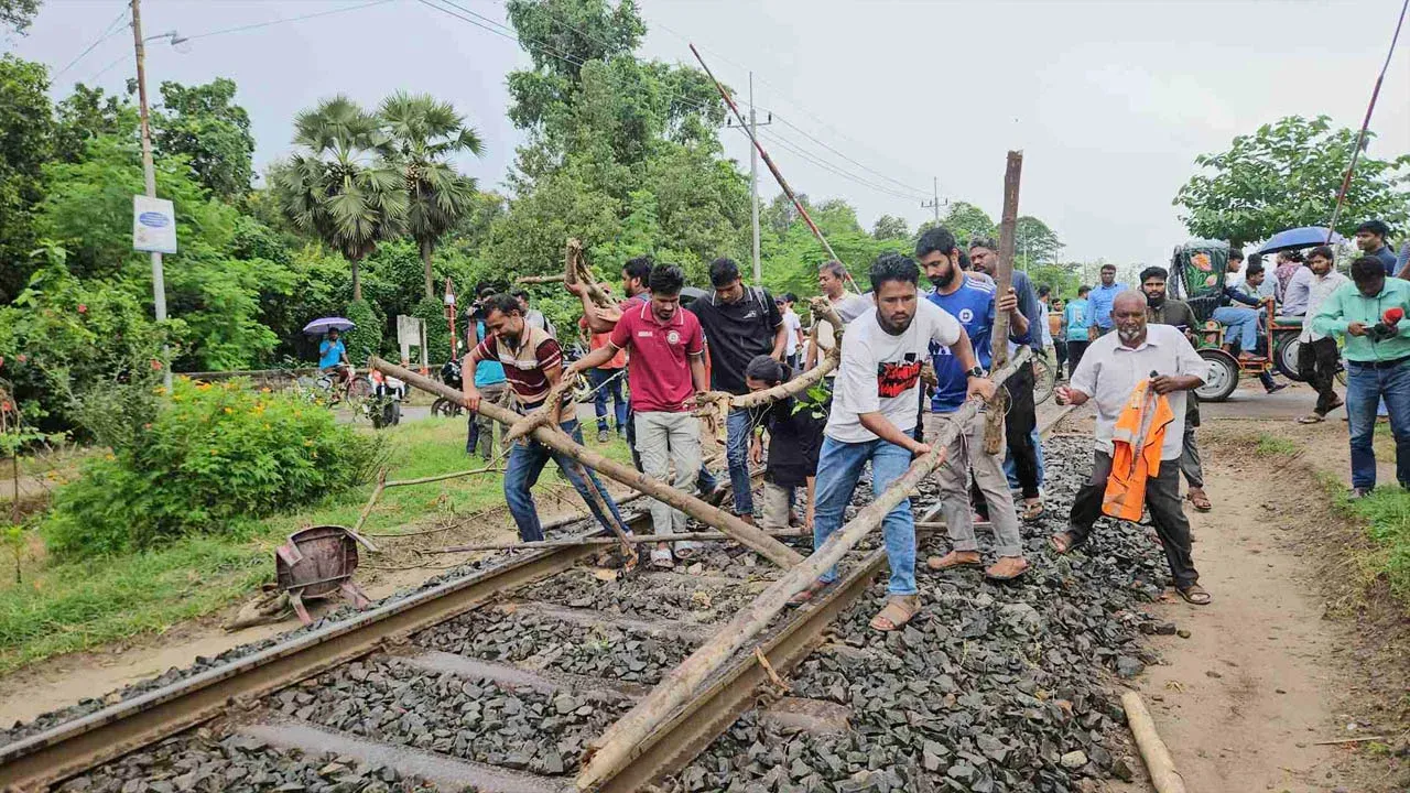 মার৷ধরের ঘটনায় টিটি বহিষ্কার