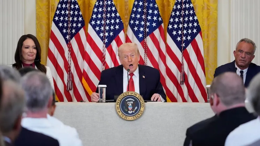 গ্রিনল্যান্ড দখলের বিরোধিতা করলে শুল্ক আরোপের হুমকি ট্রাম্পের