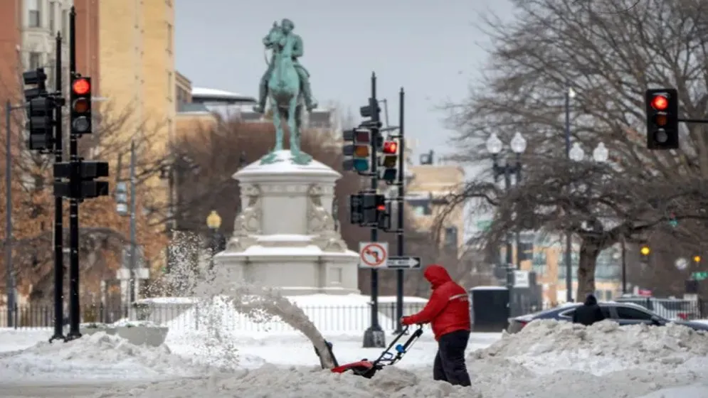 তীব্র তুষারঝড়ে যুক্তরাষ্ট্রে ৩০ প্রাণহানি